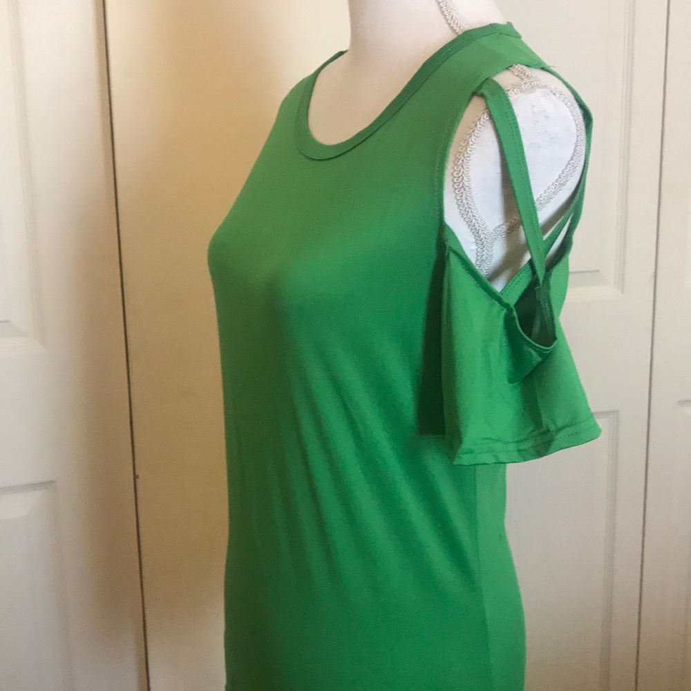 Green cold shoulder top - Picture 3 of 4